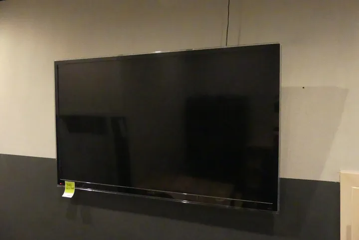 Peaq - Bildschirm Maße in cm ca. ø138 cm Diagonale